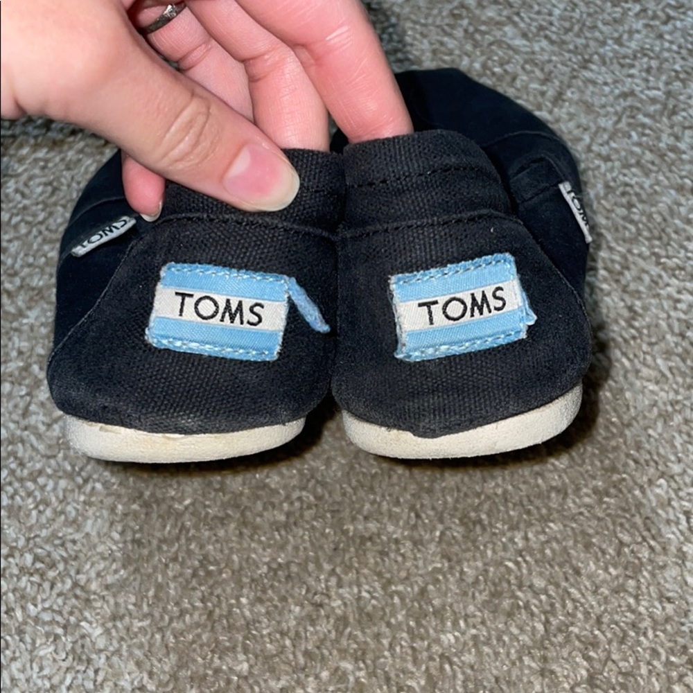 toms - Picture 2 of 2